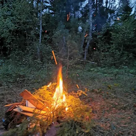 Paiveli Kopli Ratastel Maja Ja Tuennisaun
